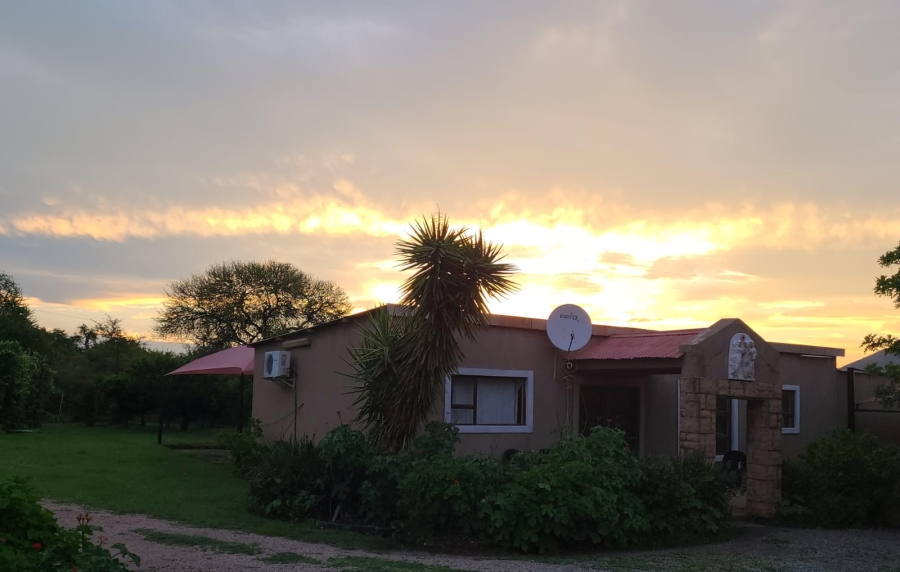 5 Bedroom Property for Sale in Mooinooi North West